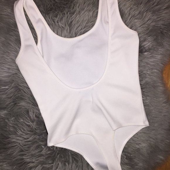 White backless bodysuit - Picture 2 of 3